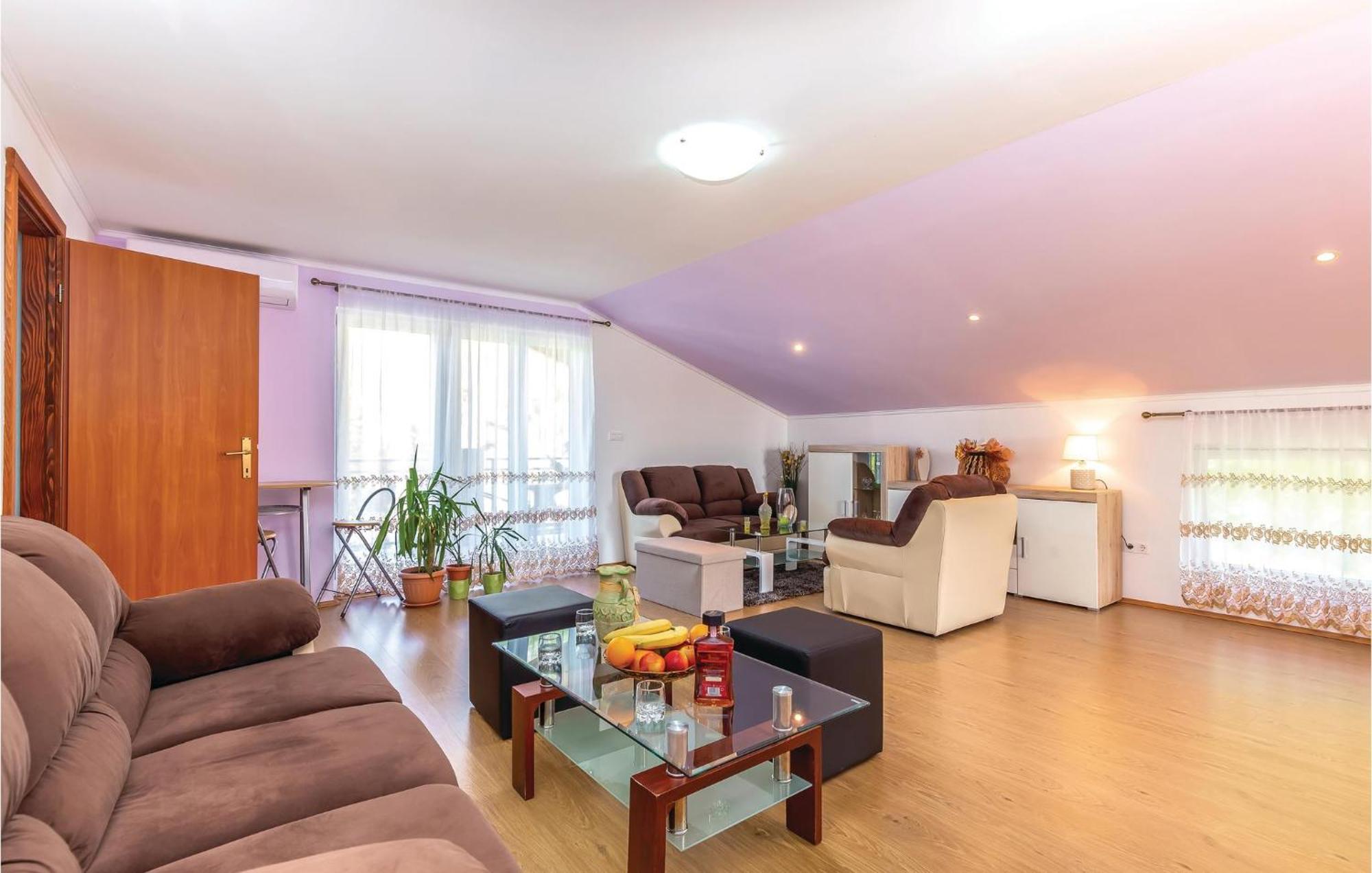 Stunning Apartment In Bribir With Kitchen Екстер'єр фото