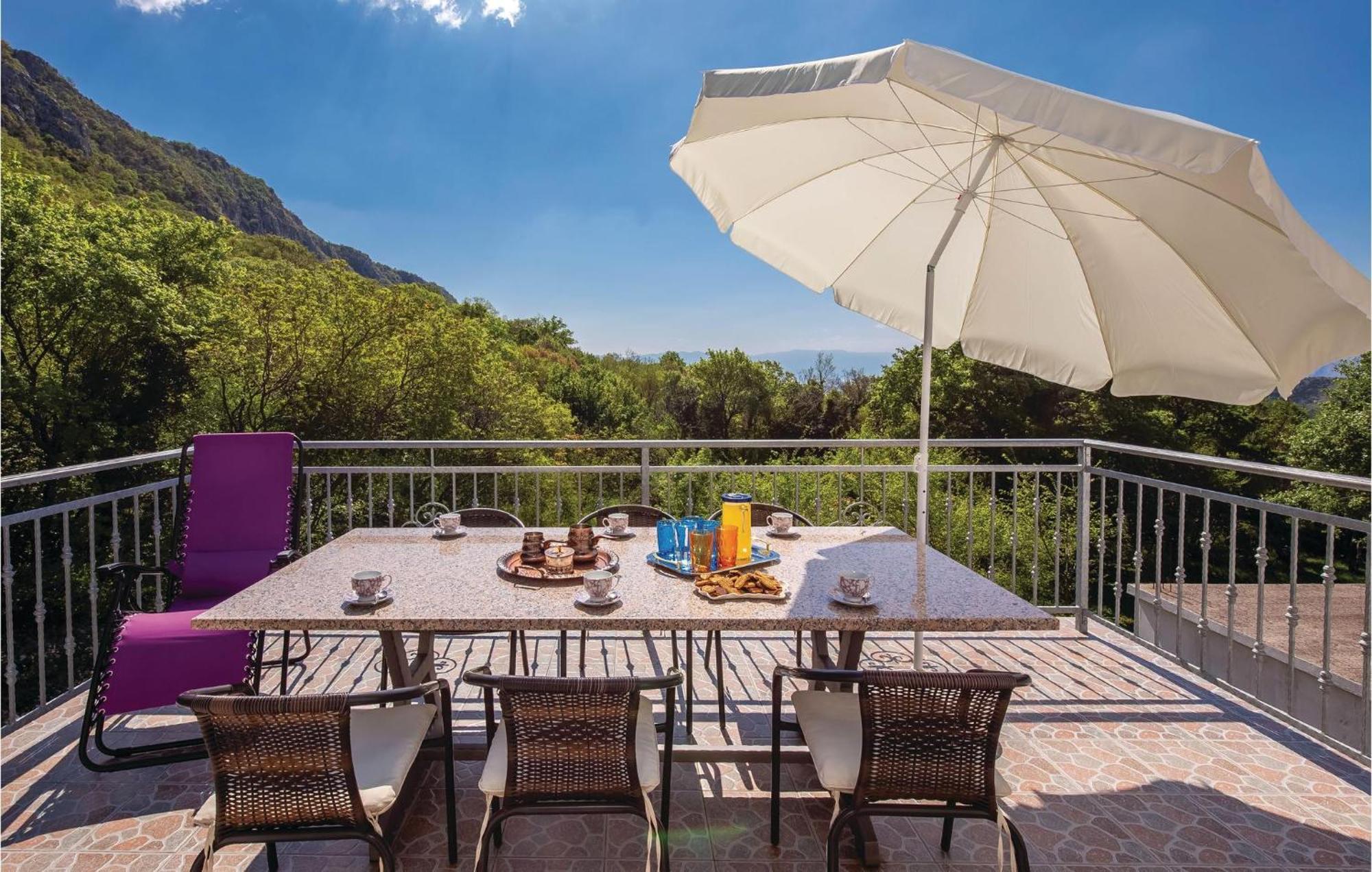 Stunning Apartment In Bribir With Kitchen Екстер'єр фото