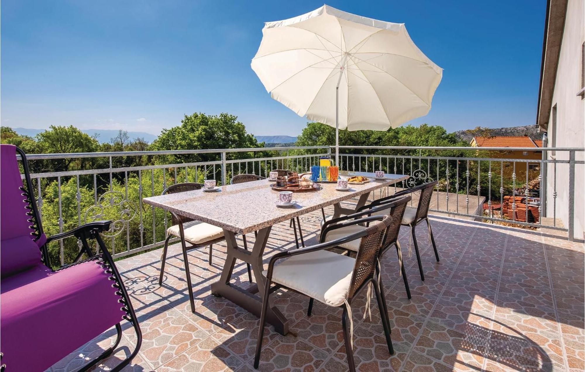 Stunning Apartment In Bribir With Kitchen Екстер'єр фото